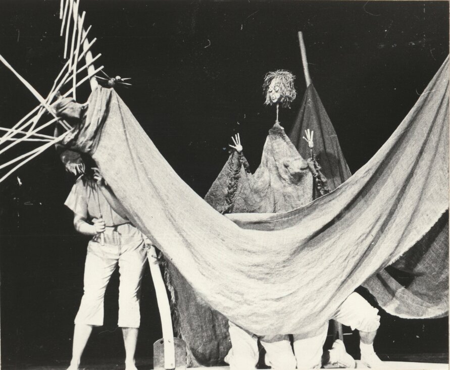 1986 Kamarát - bábkársky súbor L titulka