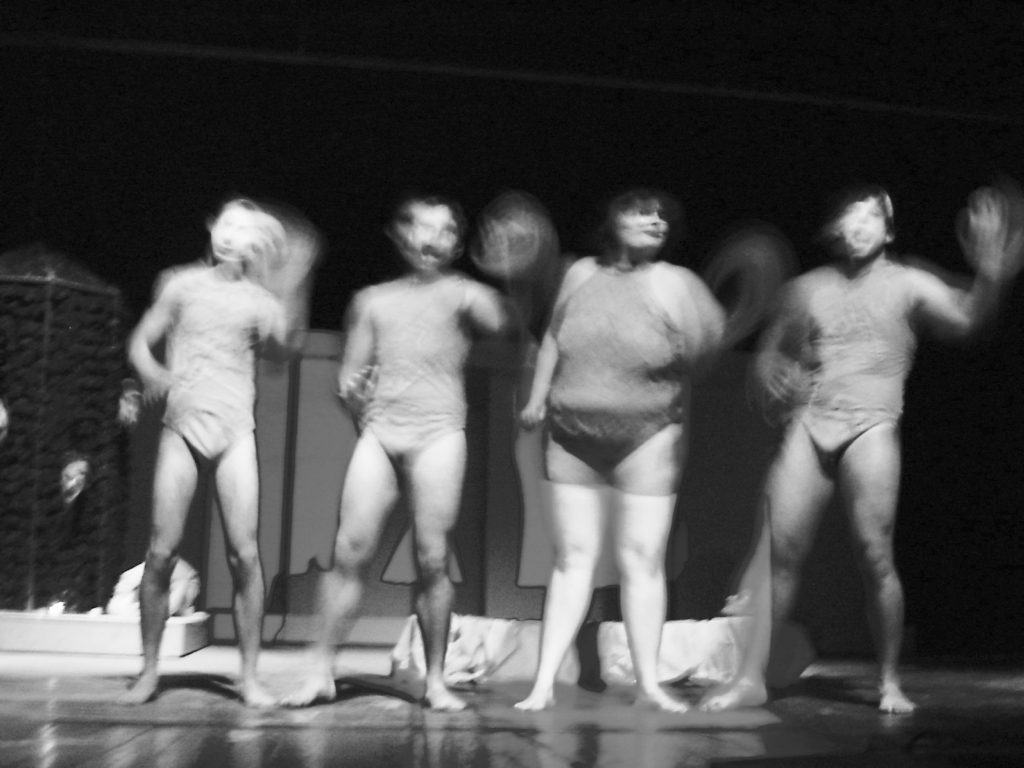 2003 Antigona čb foto © Filip Lašut