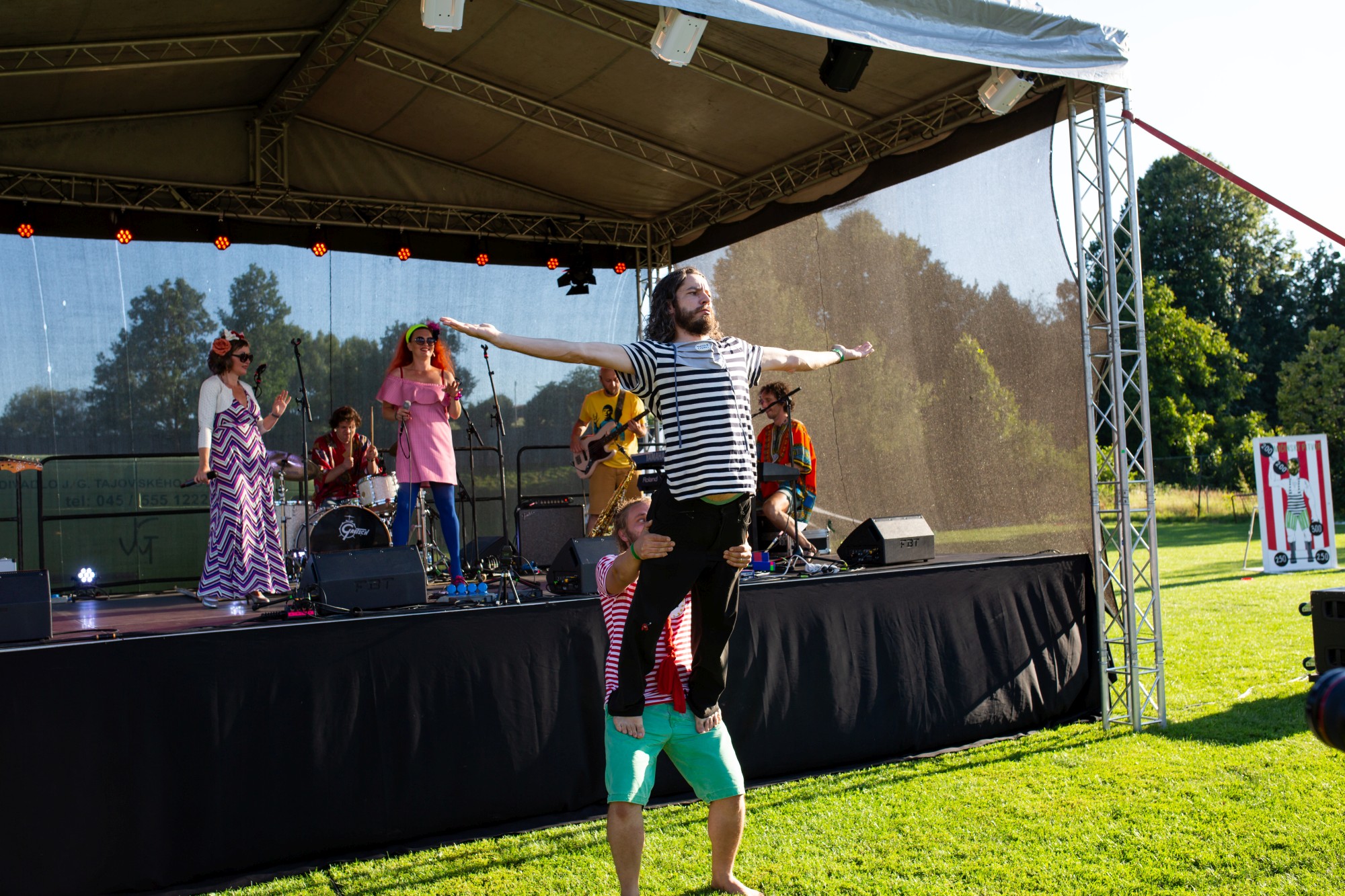 Cirkus Naopak - Duo Kyseli Krastafci