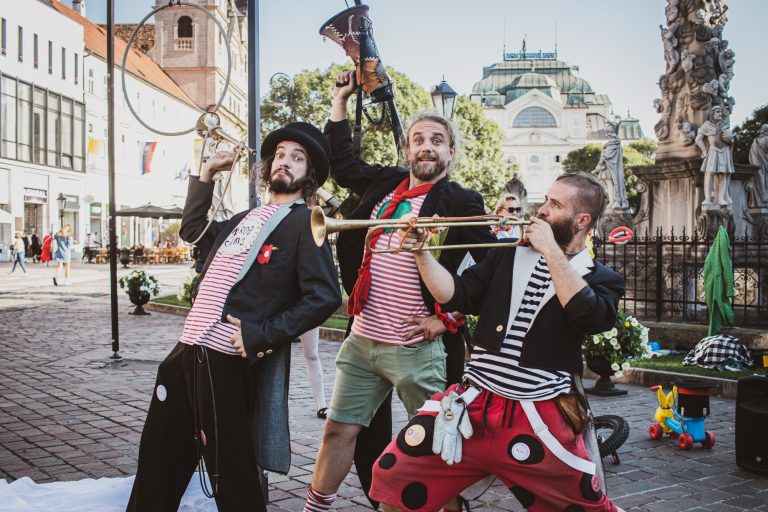 Cirkus Naopak - Duo Kyseli Krastafci