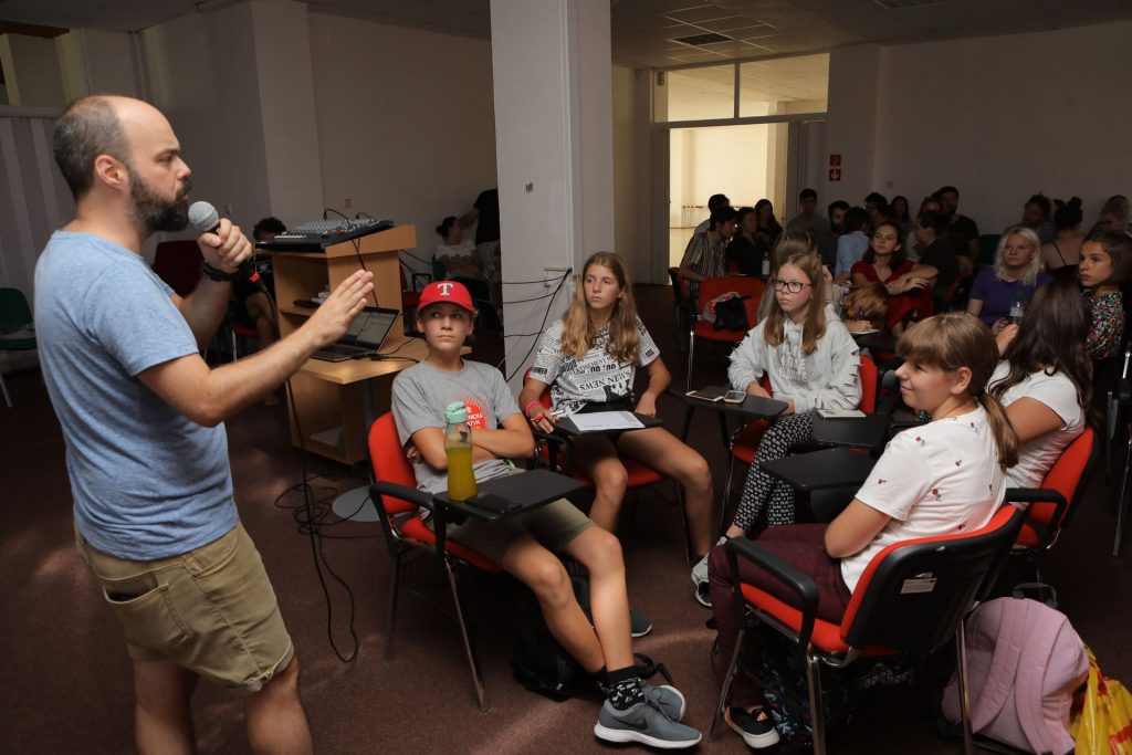 filmový kvíz a prednáška (Peter Konečný) 2