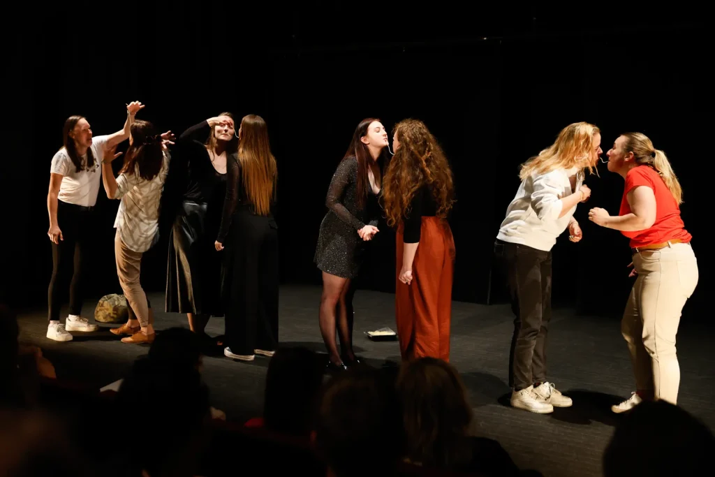 Skôr než odídeš – Divadlo DISK, Trnava – fotogaléria
