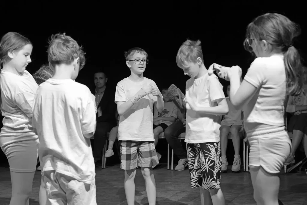 Z kroka na krok – DS Relaks, ZUŠ J. Rosinského, Nitra – fotogaléria