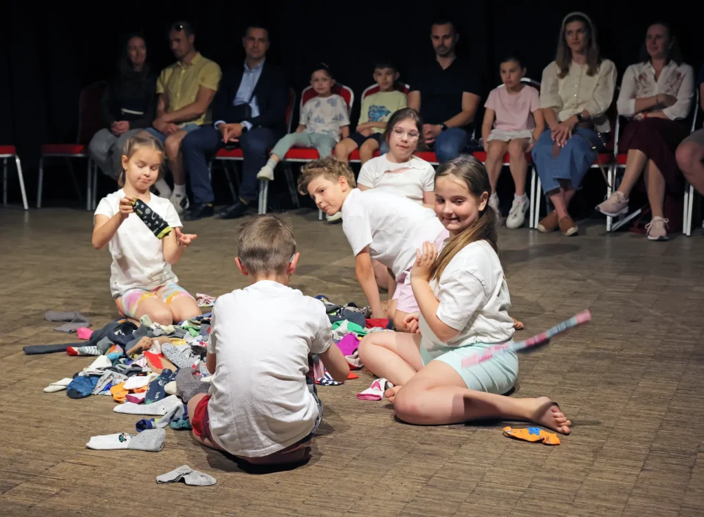 Z kroka na krok – DS Relaks, ZUŠ J. Rosinského, Nitra – fotogaléria